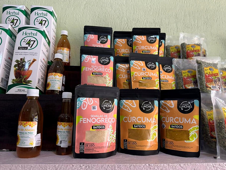 Interior y productos de Macrobiótica El SOL